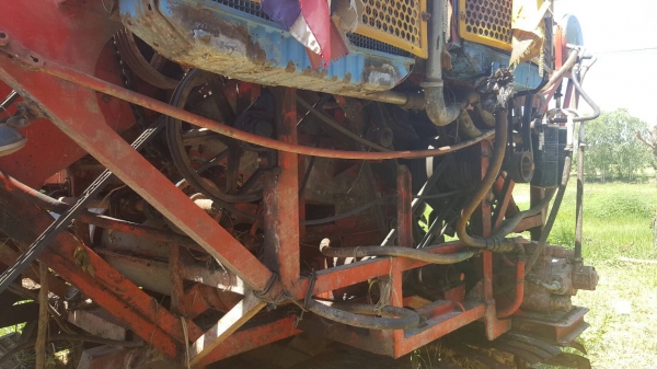 ขาย รถเกี่ยวข้าว ไทยเจริญ เครื่อง HINO JO8C เทอร์โบ 260 แรงม้า ปั้มไดกิ้น ช่วงล่าง 12 HT ตัวแรก รถพร้อมใช้ครับ ขาย รถเกี่ยวข้าว ไทยเจริญ เครื่อง HINO JO8C เทอร์โบ 260 แรงม้า ปั้มไดกิ้น ช่วงล่าง 12 HT ตัวแรก รถพร้อมใช้ครับ