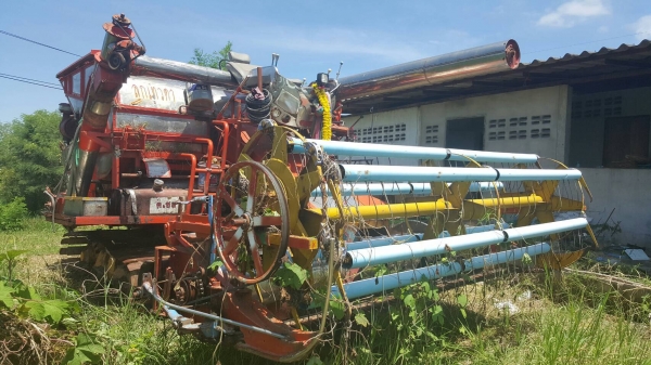 ขาย รถเกี่ยวข้าว ไทยเจริญ เครื่อง HINO JO8C เทอร์โบ 260 แรงม้า ปั้มไดกิ้น ช่วงล่าง 12 HT ตัวแรก รถพร้อมใช้ครับ ขาย รถเกี่ยวข้าว ไทยเจริญ เครื่อง HINO JO8C เทอร์โบ 260 แรงม้า ปั้มไดกิ้น ช่วงล่าง 12 HT ตัวแรก รถพร้อมใช้ครับ