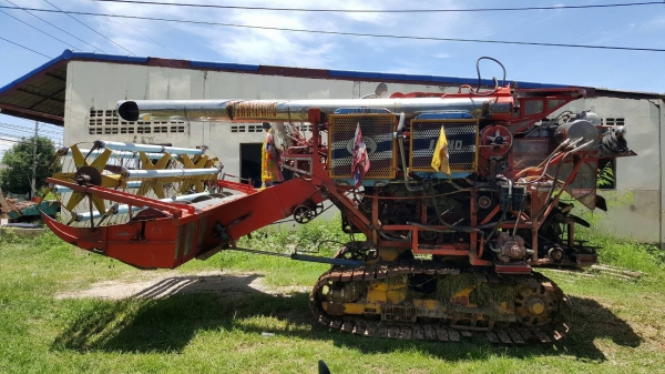 ขาย รถเกี่ยวข้าว ไทยเจริญ เครื่อง HINO JO8C เทอร์โบ 260 แรงม้า ปั้มไดกิ้น ช่วงล่าง 12 HT ตัวแรก รถพร้อมใช้ครับ ขาย รถเกี่ยวข้าว ไทยเจริญ เครื่อง HINO JO8C เทอร์โบ 260 แรงม้า ปั้มไดกิ้น ช่วงล่าง 12 HT ตัวแรก รถพร้อมใช้ครับ