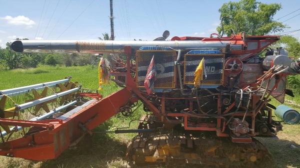 ขาย รถเกี่ยวข้าว ไทยเจริญ เครื่อง HINO JO8C เทอร์โบ 260 แรงม้า ปั้มไดกิ้น ช่วงล่าง 12 HT ตัวแรก รถพร้อมใช้ครับ ขาย รถเกี่ยวข้าว ไทยเจริญ เครื่อง HINO JO8C เทอร์โบ 260 แรงม้า ปั้มไดกิ้น ช่วงล่าง 12 HT ตัวแรก รถพร้อมใช้ครับ