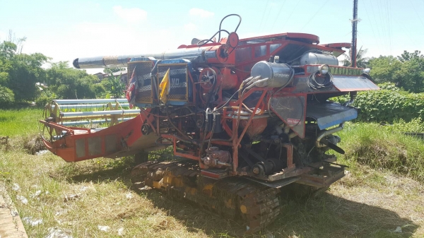 ขาย รถเกี่ยวข้าว ไทยเจริญ เครื่อง HINO JO8C เทอร์โบ 260 แรงม้า ปั้มไดกิ้น ช่วงล่าง 12 HT ตัวแรก รถพร้อมใช้ครับ ขาย รถเกี่ยวข้าว ไทยเจริญ เครื่อง HINO JO8C เทอร์โบ 260 แรงม้า ปั้มไดกิ้น ช่วงล่าง 12 HT ตัวแรก รถพร้อมใช้ครับ