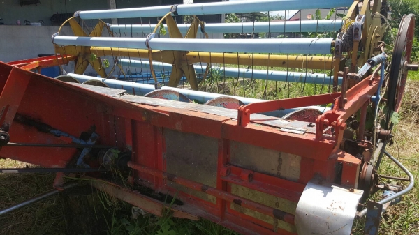 ขาย รถเกี่ยวข้าว ไทยเจริญ เครื่อง HINO JO8C เทอร์โบ 260 แรงม้า ปั้มไดกิ้น ช่วงล่าง 12 HT ตัวแรก รถพร้อมใช้ครับ ขาย รถเกี่ยวข้าว ไทยเจริญ เครื่อง HINO JO8C เทอร์โบ 260 แรงม้า ปั้มไดกิ้น ช่วงล่าง 12 HT ตัวแรก รถพร้อมใช้ครับ