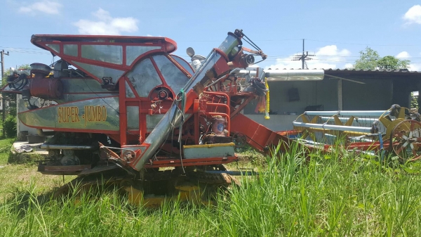 ขาย รถเกี่ยวข้าว ไทยเจริญ เครื่อง HINO JO8C เทอร์โบ 260 แรงม้า ปั้มไดกิ้น ช่วงล่าง 12 HT ตัวแรก รถพร้อมใช้ครับ ขาย รถเกี่ยวข้าว ไทยเจริญ เครื่อง HINO JO8C เทอร์โบ 260 แรงม้า ปั้มไดกิ้น ช่วงล่าง 12 HT ตัวแรก รถพร้อมใช้ครับ