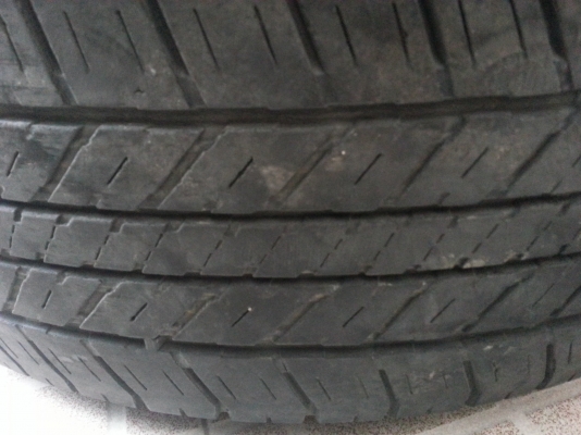 ยางรถยนต์265-65- R17 BRIDGESTONE D684 II ปี2013
