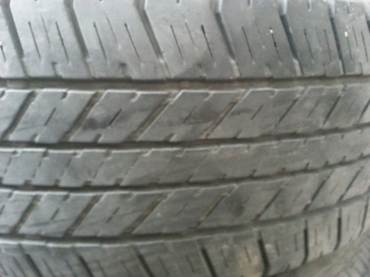 ขายเหมา4เส้น2,500บาทยางรถยนต์265-65- R17 BRIDGESTONE D684 II ปี2013