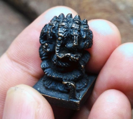 กริ่งพระพิฆเนศ ปางห้าเศียร ก้นอุด ปางนี้เป็นปางที่พิเศษสุดๆ ขอพรประทานความสำเร็จชนะอุปสรรค