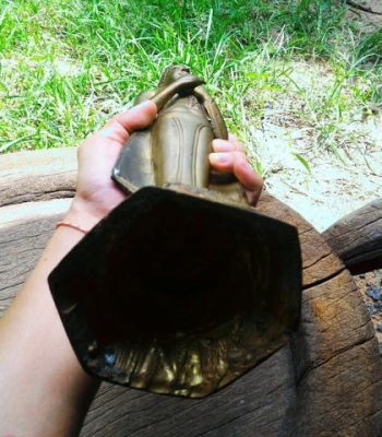 พระพุทธรูป ปางยืน มือประสาน เนื้อทองเหลืององค์ใหญ่ สูง 15นิ้ว พระหิ้งพระบ้าน