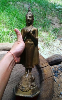 พระพุทธรูป ปางยืน มือประสาน เนื้อทองเหลืององค์ใหญ่ สูง 15นิ้ว พระหิ้งพระบ้าน