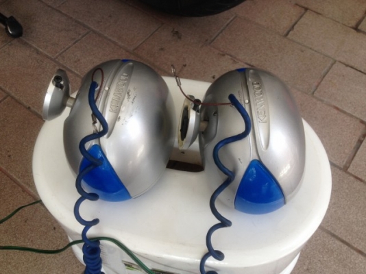 ลำโพงเเขวน KENWOOD 100Wมีไฟสวยๆของเก่าญี่ปุ่นสภาพสวยคู่ละ ลำโพงเเขวน KENWOOD 100Wมีไฟสวยๆของเก่าญี่ปุ่นสภาพสวยคู่ละ