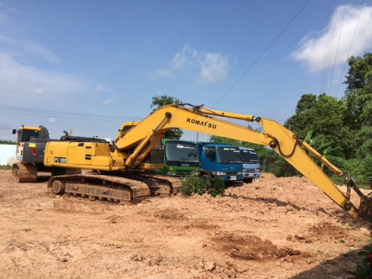 เเบ็คโฮสภาพดี ราคาถูก