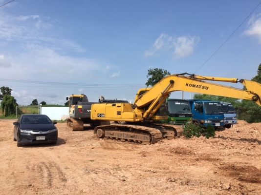 เเบ็คโฮสภาพดี ราคาถูก