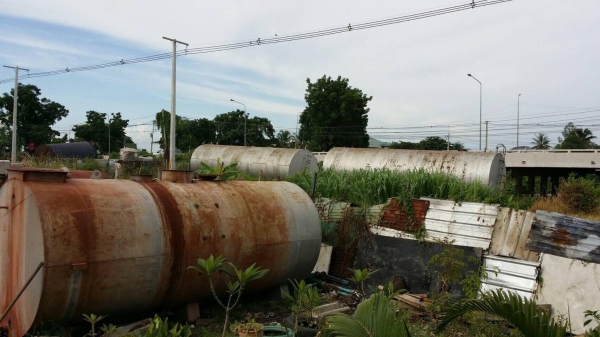 ถังมือสอง รอทำสี มีหลายใบ หลายขนาดให้เลือกครับ / ติดต่อสอบถามก่อนได้หรือมาดูที่ร้านตามสะดวก ถังมือสอง รอทำสี มีหลายใบ หลายขนาดให้เลือกครับ / ติดต่อสอบถามก่อนได้หรือมาดูที่ร้านตามสะดวก