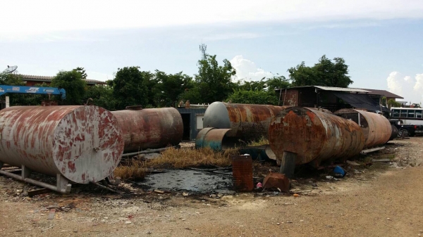 ถังมือสอง รอทำสี มีหลายใบ หลายขนาดให้เลือกครับ / ติดต่อสอบถามก่อนได้หรือมาดูที่ร้านตามสะดวก ถังมือสอง รอทำสี มีหลายใบ หลายขนาดให้เลือกครับ / ติดต่อสอบถามก่อนได้หรือมาดูที่ร้านตามสะดวก