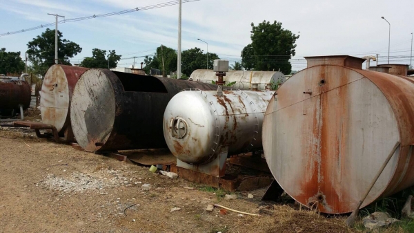 ถังมือสอง รอทำสี มีหลายใบ หลายขนาดให้เลือกครับ / ติดต่อสอบถามก่อนได้หรือมาดูที่ร้านตามสะดวก