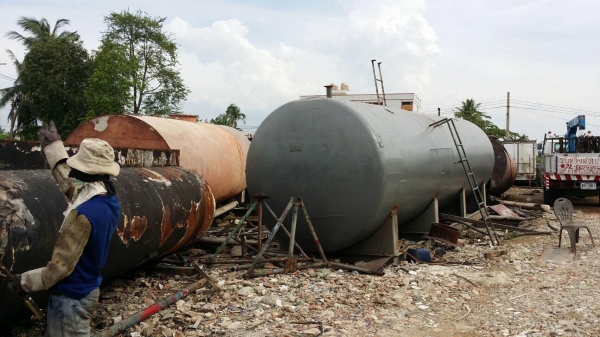 ถังมือสอง รอทำสี มีหลายใบ หลายขนาดให้เลือกครับ / ติดต่อสอบถามก่อนได้หรือมาดูที่ร้านตามสะดวก ถังมือสอง รอทำสี มีหลายใบ หลายขนาดให้เลือกครับ / ติดต่อสอบถามก่อนได้หรือมาดูที่ร้านตามสะดวก