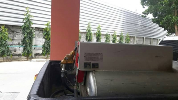 ขาย 42,000 ถังน้ำมันอลูมิเนียมพร้อมหัวจ่าย 500 ลิตร ไฟ 12 vเหมาะสำหรับส่งเติมน้ำมันแบคโฮ แทรคเตอร์ภาคสนาม 090-772-3710 090-772-3708