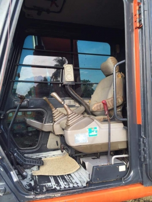 ขาย 725,000 Hitachi เก่านอก 2 ปี  EX120-2 12,000 ชั่วโมง  ไฟฟ้า ครบ   แอร์เย็น  เครื่องดี ปั้มดี โซ่หนา เอกสารใบซื้อขาย รถสวยพร้อมใช้   รถอยู่ นครปฐม 090-772-3710 090-772-3708