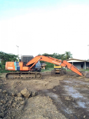 ขาย 725,000 Hitachi เก่านอก 2 ปี  EX120-2 12,000 ชั่วโมง  ไฟฟ้า ครบ   แอร์เย็น  เครื่องดี ปั้มดี โซ่หนา เอกสารใบซื้อขาย รถสวยพร้อมใช้   รถอยู่ นครปฐม 090-772-3710 090-772-3708