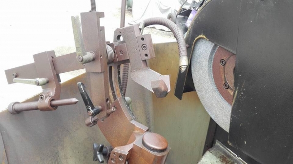 Sell> เครื่องลับคมเยอรมันสองหัว GUHRING TOOL ลับดอกสว่าน ลับดอกเอนมิล ตัวใหญ่ลับได้ถึง 2" Made in GERMANY