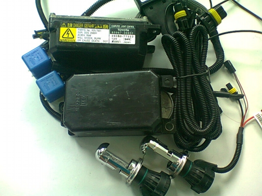 ชุดไฟ XENON H4 บัลลาสต์ TOYOTA KOITO ชุดไฟ XENON H4 บัลลาสต์ TOYOTA KOITO