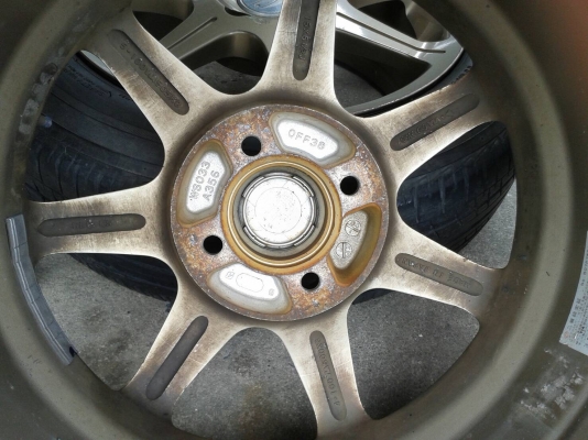 ล้อญี่ปุ่นแท้ขอบ15นิ้ว4รู100 พร้อมยาง สวยๆ 4 ล้อ ราคา 6500 บาท