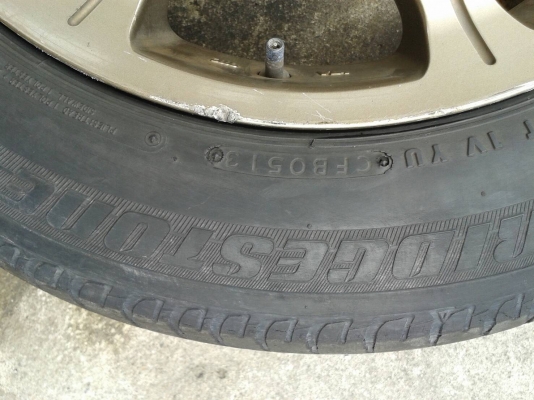 ล้อญี่ปุ่นแท้ขอบ15นิ้ว4รู100 พร้อมยาง สวยๆ 4 ล้อ ราคา 6500 บาท