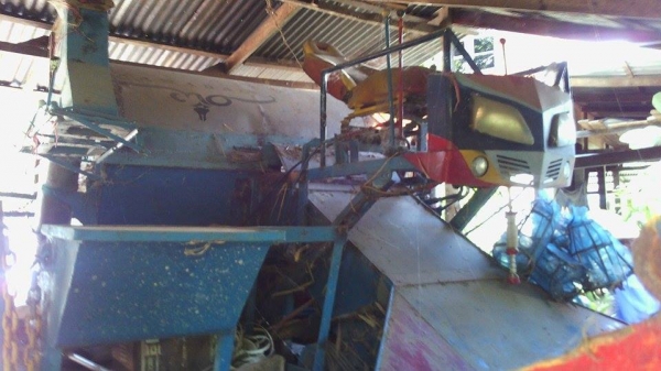 ขายรถเกี่ยวข้าวรองกระสอบ เครื่อง 6HE1 195 แรง แจ่มๆ