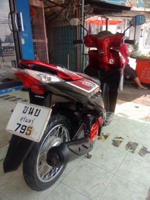 Honda Click110i สี ดำ-แดง หัวฉีดประหยัดน้ำมัน เครื่องเดิมๆ ราคาถูกครับ Honda Click110i สี ดำ-แดง หัวฉีดประหยัดน้ำมัน เครื่องเดิมๆ ราคาถูกครับ