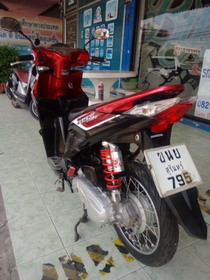 Honda Click110i สี ดำ-แดง หัวฉีดประหยัดน้ำมัน เครื่องเดิมๆ ราคาถูกครับ Honda Click110i สี ดำ-แดง หัวฉีดประหยัดน้ำมัน เครื่องเดิมๆ ราคาถูกครับ