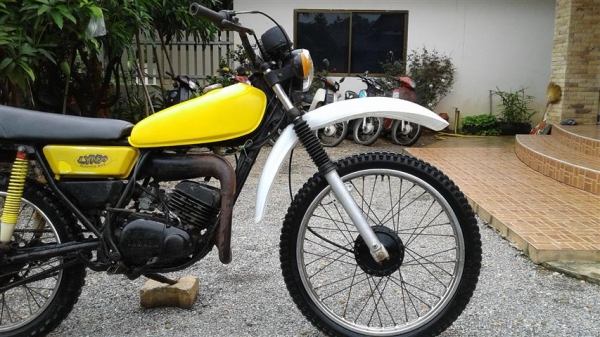 ขาย DT100 ออกใบซื้อขายเครื่องดีพอใช้โครงไม่ดามคันสตาร์ทคันเกียร์ไม่เชื่อมเหมาะเอาไปปั้นต่อ ขาย 8900