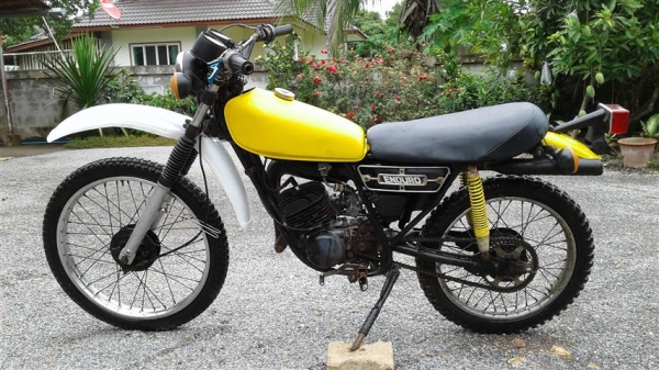 ขาย DT100 ออกใบซื้อขายเครื่องดีพอใช้โครงไม่ดามคันสตาร์ทคันเกียร์ไม่เชื่อมเหมาะเอาไปปั้นต่อ ขาย 8900