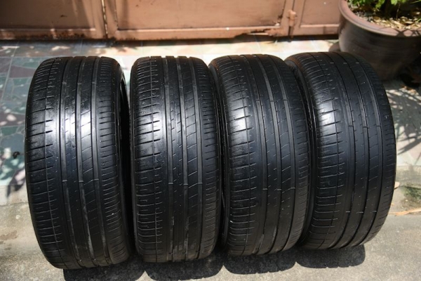 ยาง Michelin 235-45-18 ยกชุด 4,800.-