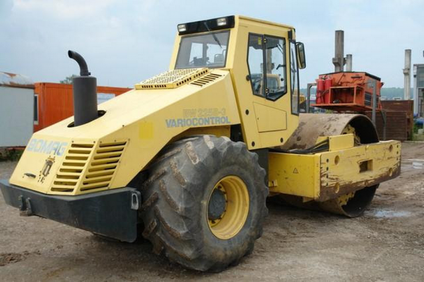 รถบดสั่นสะเทือนBOMAG BW225-3 นำเข้าจากต่างประเทศ