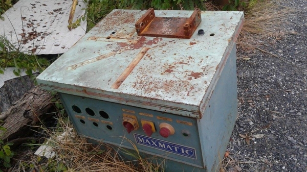 ขาย โต๊ะทำงานช่าง พร้อมปุ่มวงจร