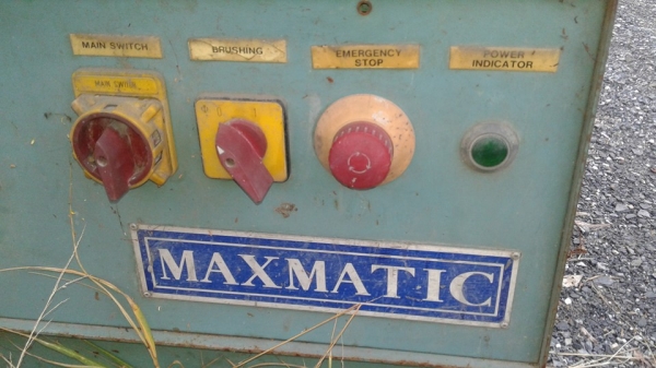 ขาย โต๊ะทำงานช่าง พร้อมปุ่มวงจร