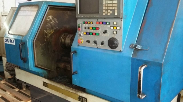 ขายเครื่องกลึงcncหัวจับ8นิ้วคอนโทลfanucรูทะลุ2.5นิ้วของจีนราคาถูกๆใช้งานได้ครับผม