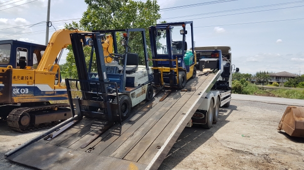 ขายด่วนรถยกKOMATSUFG15-17ยก1.5ตันยกสูง3เมตรกะจกที่ปัดนำฝนรถนอกเพิ่งนำเข้ามายังไม่เคยใช้งานในเมืองไทยเลย ขายด่วนรถยกKOMATSUFG15-17ยก1.5ตันยกสูง3เมตรกะจกที่ปัดนำฝนรถนอกเพิ่งนำเข้ามายังไม่เคยใช้งานในเมืองไทยเลย