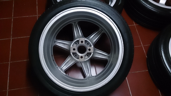 ล้อแท้ 17 4 รู 100 พร้อมยาง japan