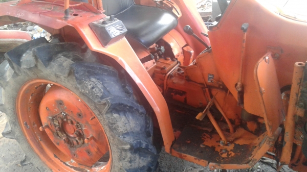 ขายตามสภาพรถไถคูโบต้า18แรงโฟวินมีพานหลัง ขายตามสภาพรถไถคูโบต้า18แรงโฟวินมีพานหลัง