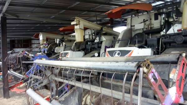 ขายรถเกี่ยวข้าว KUBOTA 95GM มี3คันพร้อมเทรลเลอร์ ทำงาน 1.2 1.3 1.4พันชม. เอกสารเล่มทะเบียนปี53