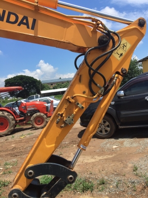 แบคโฮฮุนได ล้อยาง. R60W95. สภาพสวยมากๆๆ ดันได้. ตักได้