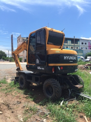 แบคโฮฮุนได ล้อยาง. R60W95. สภาพสวยมากๆๆ ดันได้. ตักได้