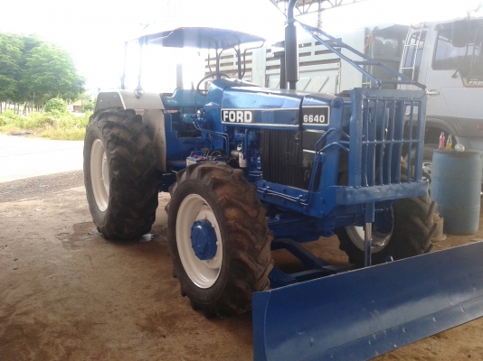 FORD 6640