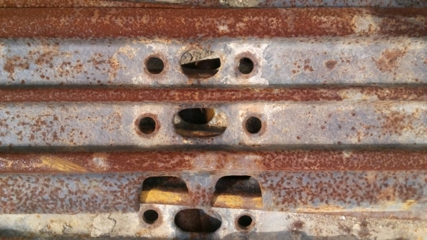 ขายแผ่นแทรก รถแมคโค PC-120-5 แผ่นแท้ 70 ซม. สภาพสวยรูน๊อตไม่มีหลวมคับ ขายแผ่นละ 700 บาท