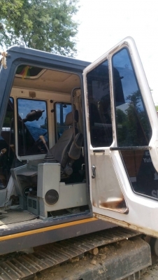 ขายรถแมคโค SK-03 เทียบเท่า 60 สภาพสวย เดิมๆเอกสารอินวอย มีลายหัวเจาะแอร์พร้อม