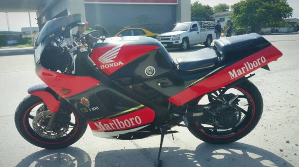 Bigbike 4สูบ Honda VFR 400 CC NC24 โปรอาร์ม สีสวย Bigbike 4สูบ Honda VFR 400 CC NC24 โปรอาร์ม สีสวย