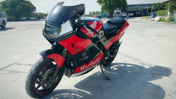 Bigbike 4สูบ Honda VFR 400 CC NC24 โปรอาร์ม สีสวย Bigbike 4สูบ Honda VFR 400 CC NC24 โปรอาร์ม สีสวย