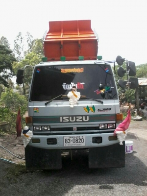 หกล้อISUZU195