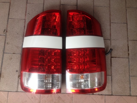 ไฟท้าย TOYOTA VOXY เป็นไฟ LED เก่าญี่ปุ่นเเท้สภาพสวยไม่มีเเตกร้าว คู่ละ ไฟท้าย TOYOTA VOXY เป็นไฟ LED เก่าญี่ปุ่นเเท้สภาพสวยไม่มีเเตกร้าว คู่ละ