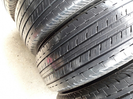 BRIDGESTONE รุ่น DURAVIS .215 65R16 ปี2015 ลงพื้นปลายปี2015 ยางรถกระบะ รถตู้ สภาพสวยมากๆ ดอกเต็มๆไม่มีปะไม่แพง